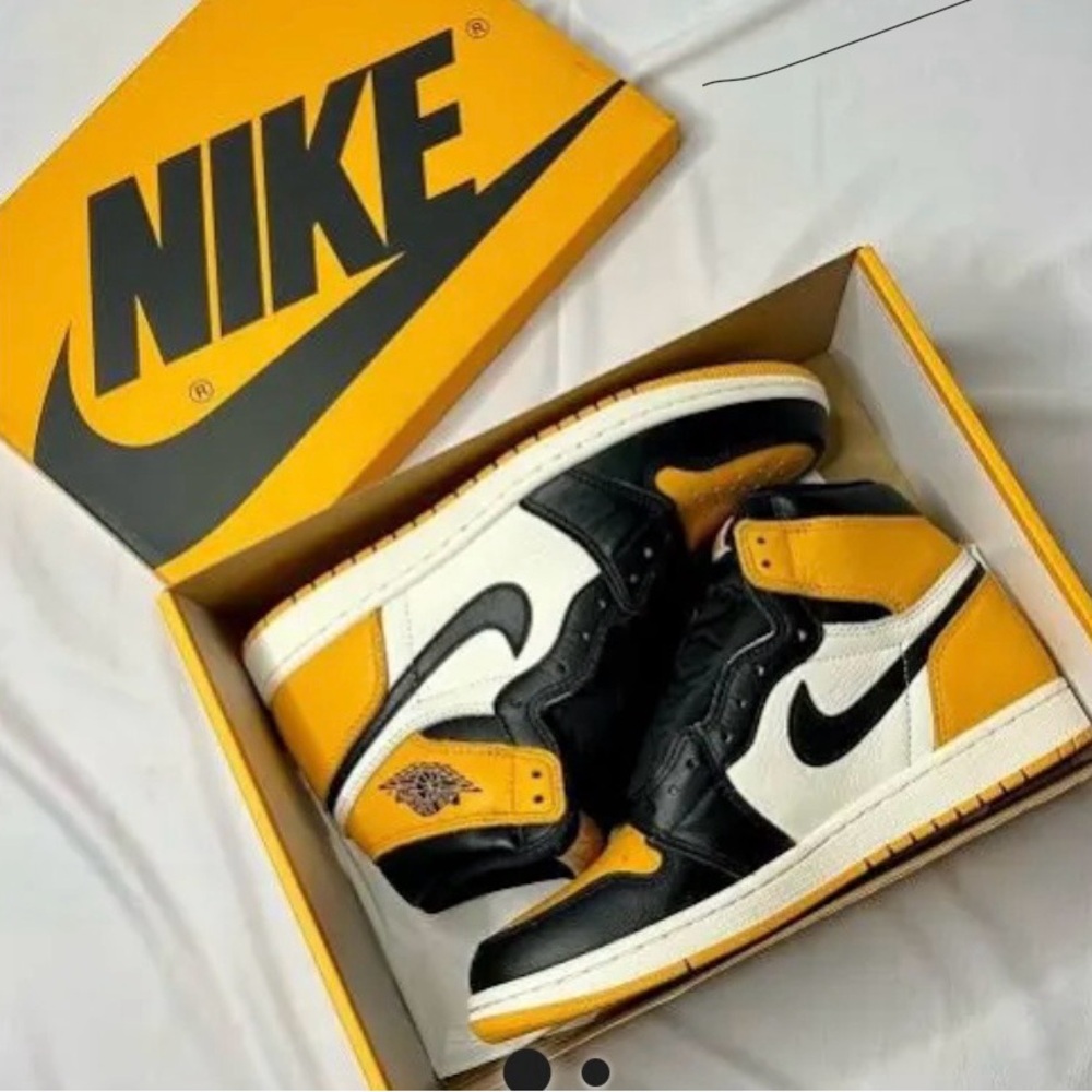 Nike Air Jordan 1 Retro High OG "Yellow Toe" Taxi